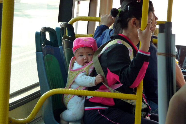 A Surrogacy Silk Road: Chinese Parents Head West for Babies